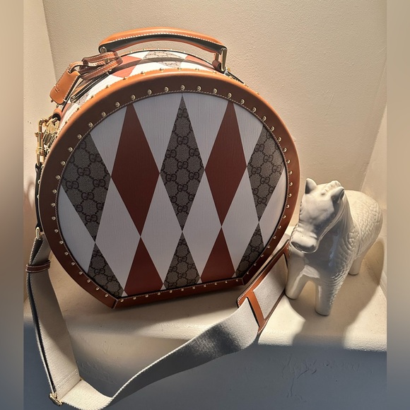 ❤️💃 Luxury NEW & Vintage Bags! Unicorn 🦄 & Unique Pieces from the Vault 💃❤️ - Picture 3 of 17